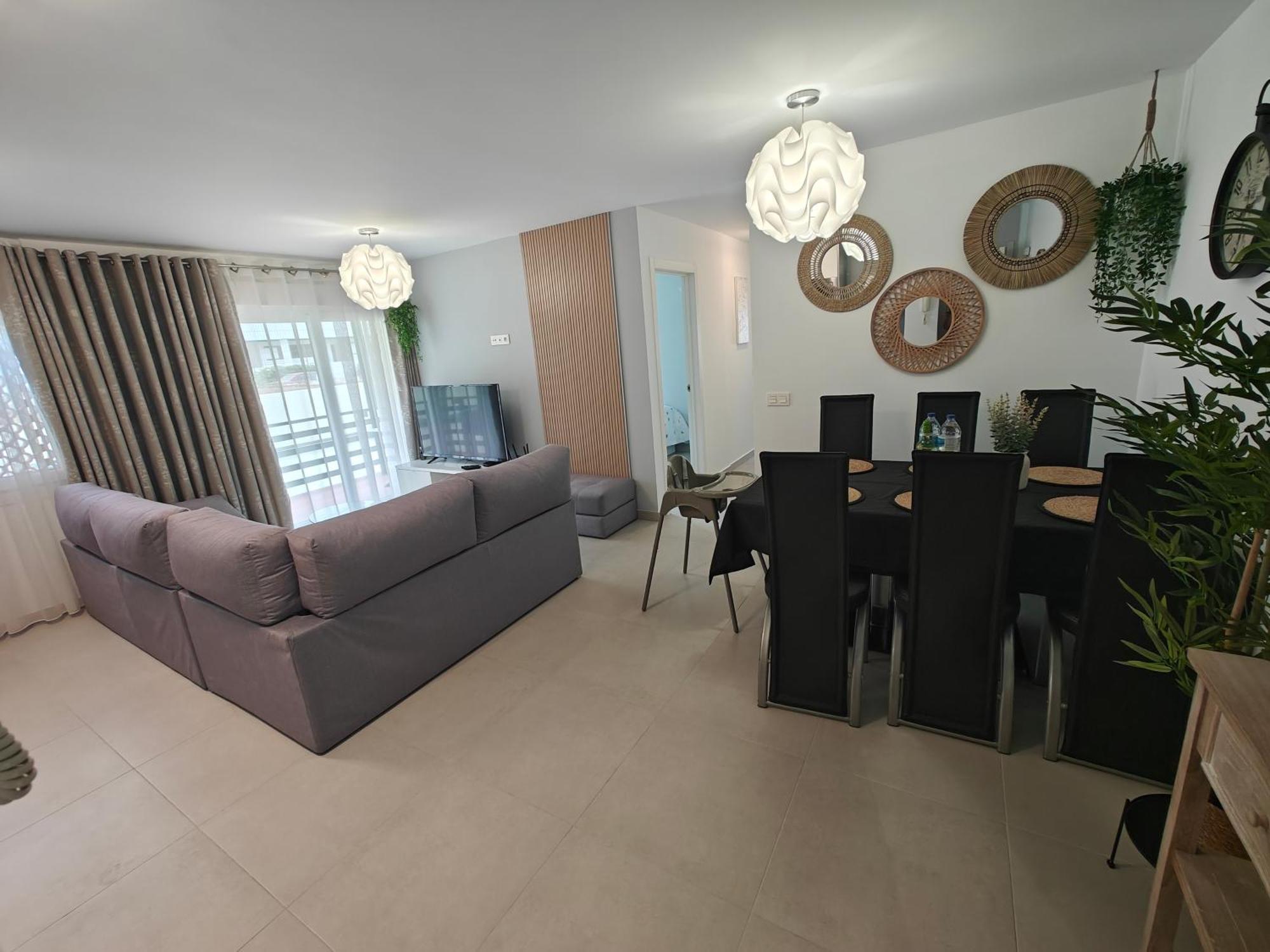 Sun Apartment - 3 Bedrooms, Priv Parking, Pool, Ac, Tv Channels, Fibre Net Los Cristianos  Eksteriør billede