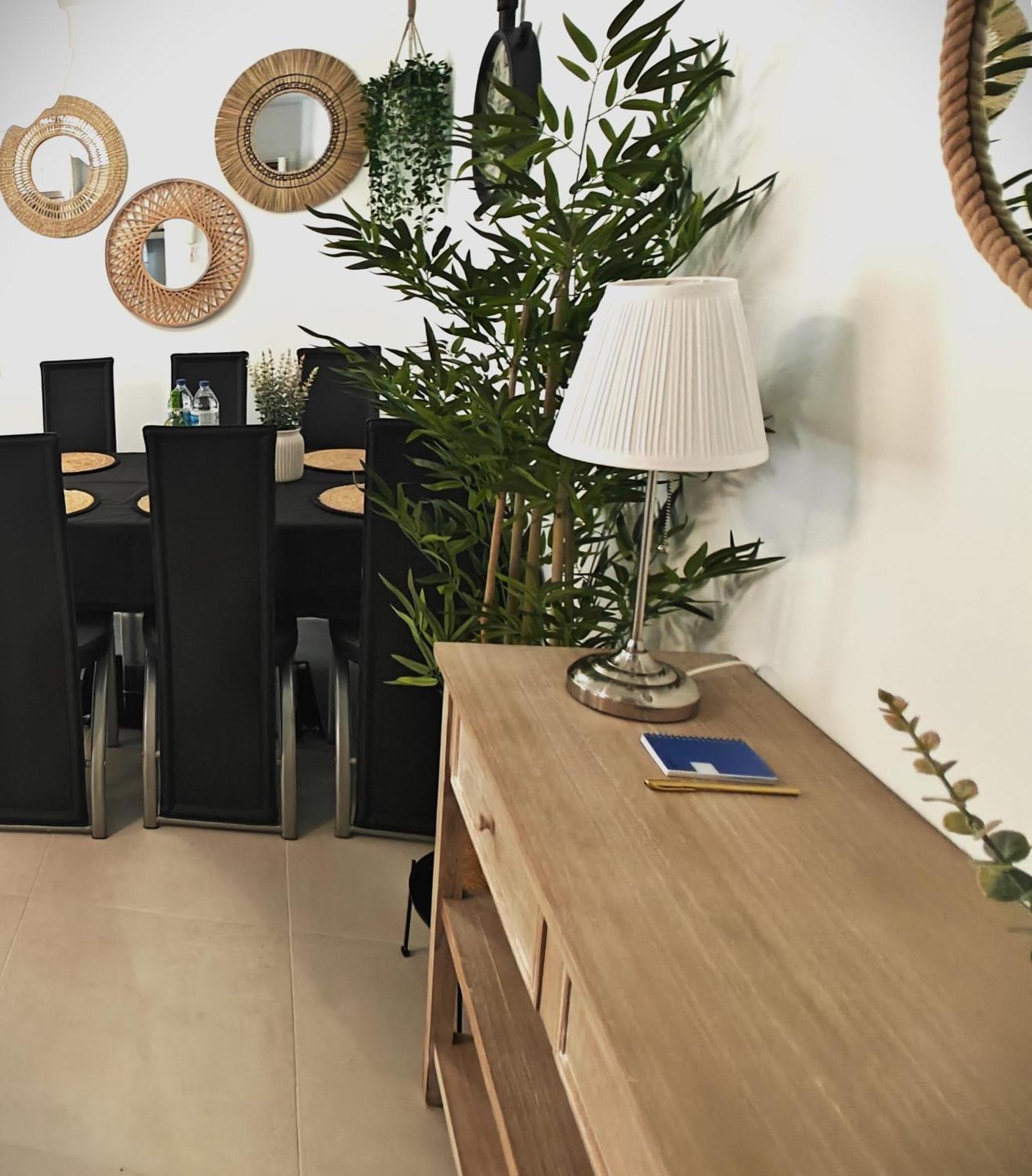 Sun Apartment - 3 Bedrooms, Priv Parking, Pool, Ac, Tv Channels, Fibre Net Los Cristianos  Eksteriør billede