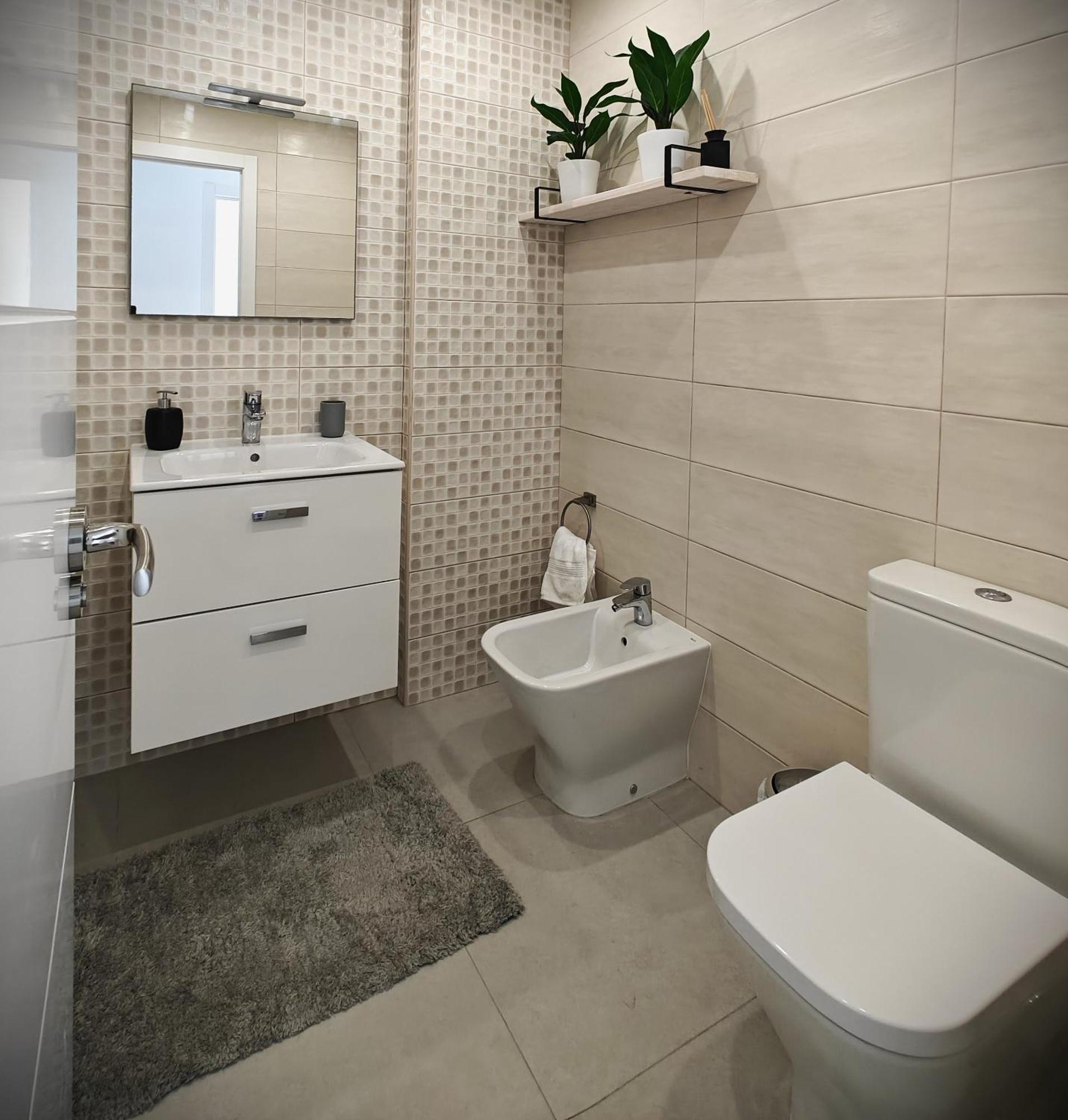 Sun Apartment - 3 Bedrooms, Priv Parking, Pool, Ac, Tv Channels, Fibre Net Los Cristianos  Eksteriør billede
