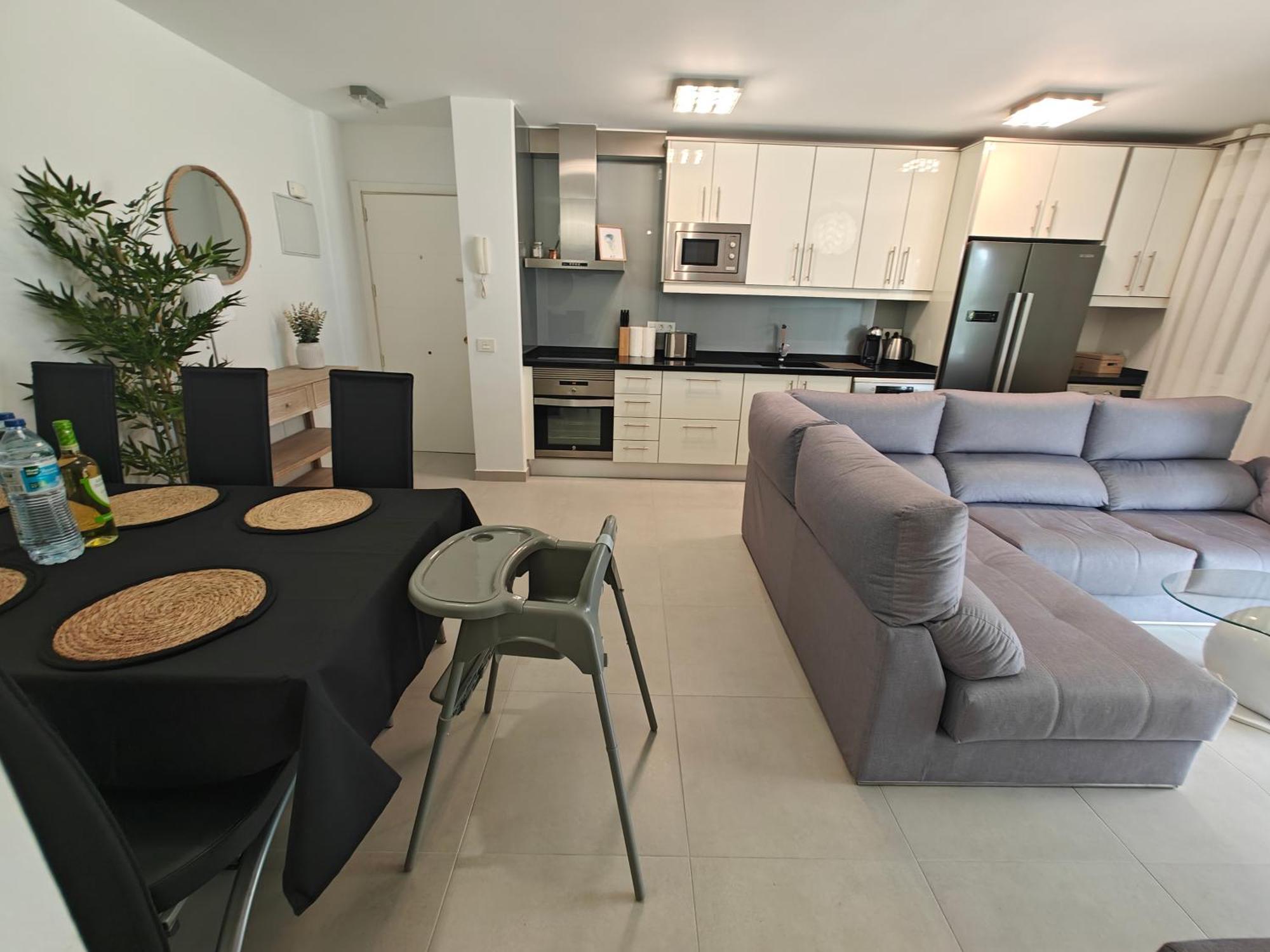 Sun Apartment - 3 Bedrooms, Priv Parking, Pool, Ac, Tv Channels, Fibre Net Los Cristianos  Eksteriør billede