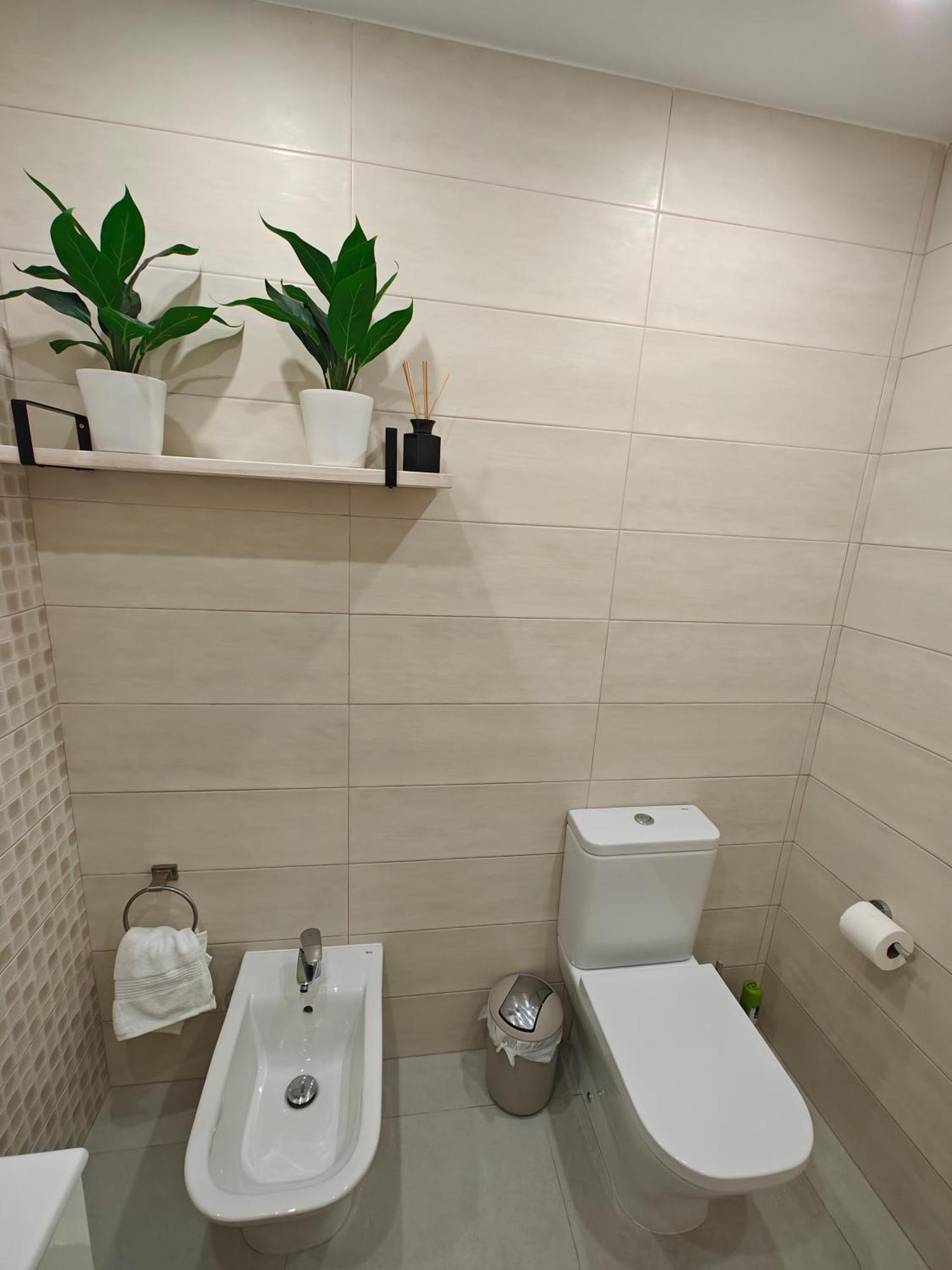 Sun Apartment - 3 Bedrooms, Priv Parking, Pool, Ac, Tv Channels, Fibre Net Los Cristianos  Eksteriør billede