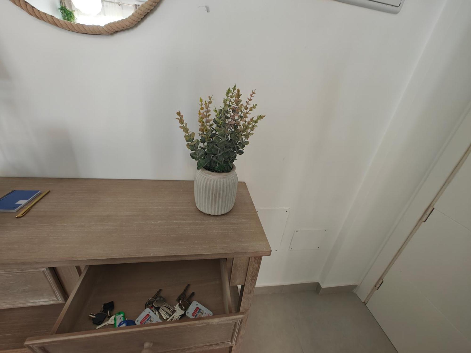Sun Apartment - 3 Bedrooms, Priv Parking, Pool, Ac, Tv Channels, Fibre Net Los Cristianos  Eksteriør billede