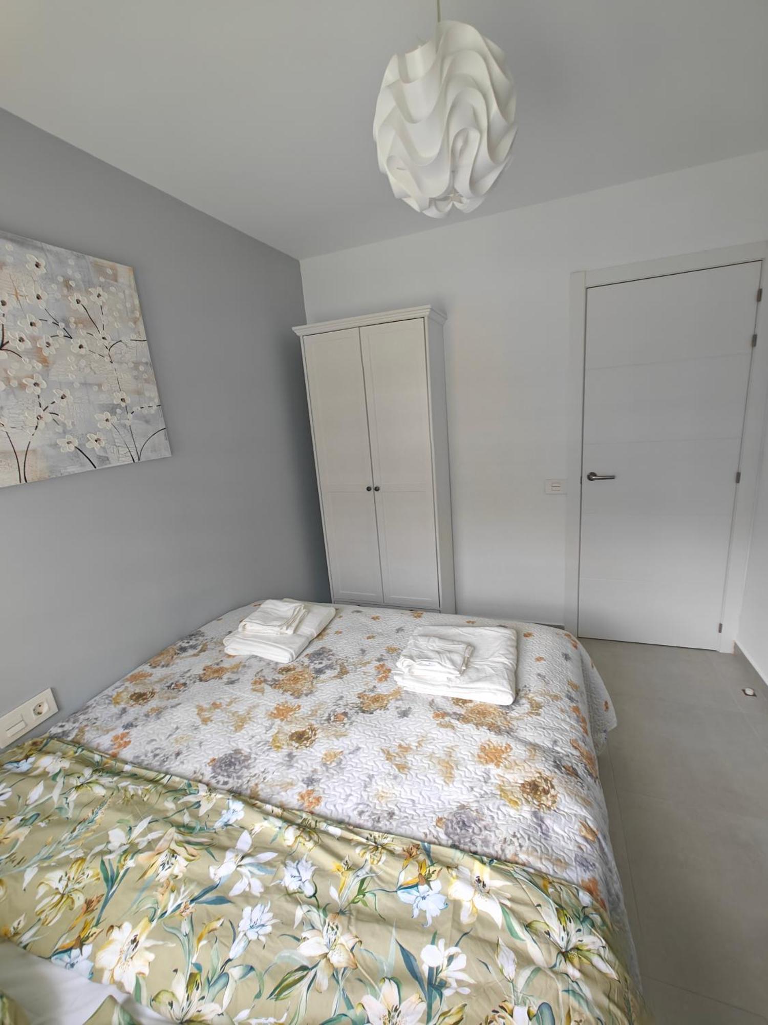 Sun Apartment - 3 Bedrooms, Priv Parking, Pool, Ac, Tv Channels, Fibre Net Los Cristianos  Eksteriør billede